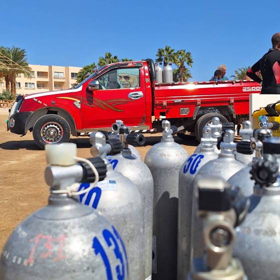 Scuba fľaše Marsa Alam príprava na ponor scubadiving tanks Marsa Alam